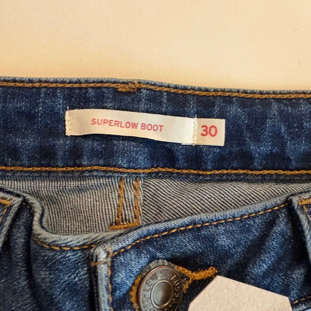 Levis Superlow Bootcut Jeans Womens 30x32 Medium Wash Blue Low Rise Stretch NEW - Picture 6 of 11